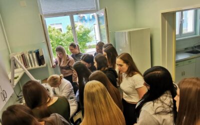 Posjet mikrobiološkom laboratoriju