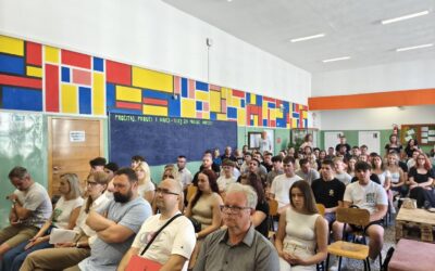 Podjela svjedodžbi učenicima završnih razreda